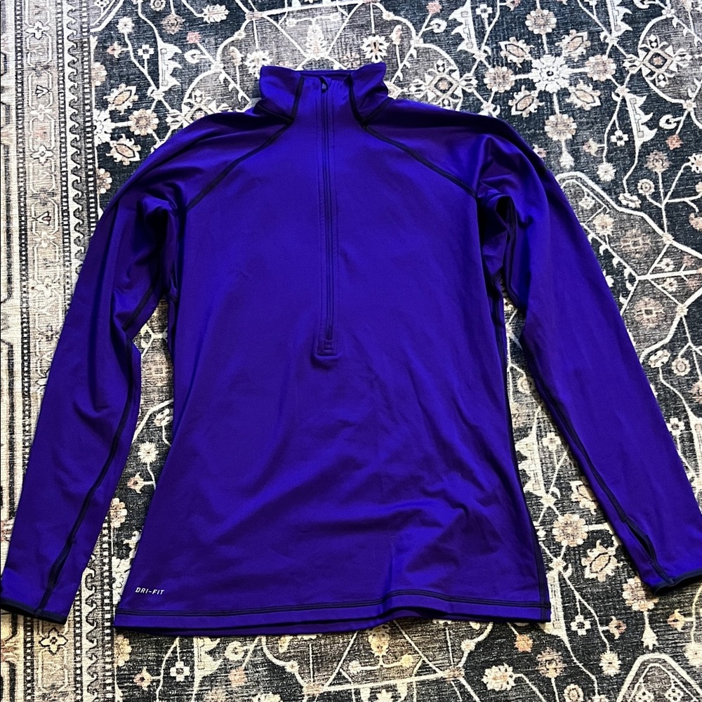 Women’s Nike Top